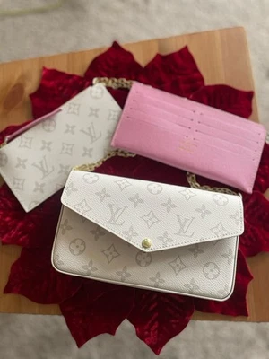 Cartera de cadena con estampado blanco - Interior rosa - Cartera bandolera Foto 1 de 4