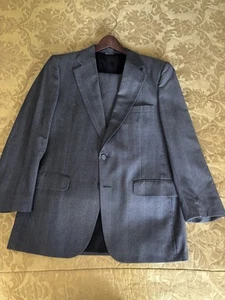 Burberry’s Men’s Suit Size 40 - Picture 1 of 7