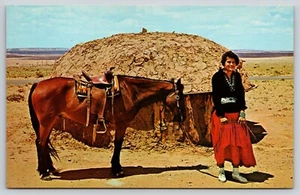 Postal Navajo Maiden Her Pony and Hogan on the Navajo Trail Northern Arizona - Imagen 1 de 2