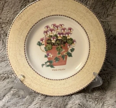 BEST DEAL! Wedgwood "Sarah's Garden" Salad Plate, Pale Yellow -- Excellent — 第 1/4 张图片