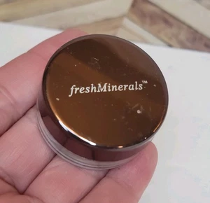 NEU Freshminerals USA Mineral Loose Lidschatten Silber "KAKA" 905643 - Bild 1 von 5