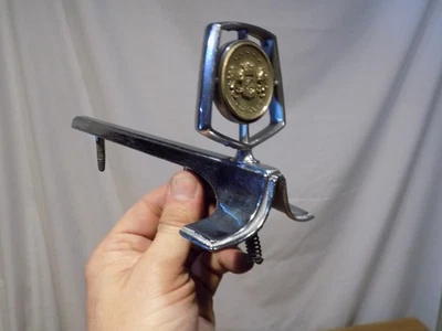 1975-1979 CHRYSLER CORDOBA HOOD ORNAMENT AND BASE 300 4016100 79 MOPAR VINTAGE - Image 1 of 4