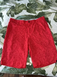 Pantaloncini da golf Adidas rossi da uomo taglia 35 - Foto 1 di 6