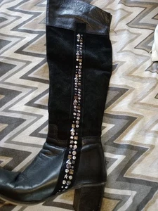 Botas hasta la rodilla de cuero negras Pepe Castell para dama talla 6 detalles con tachuelas - Imagen 1 de 12