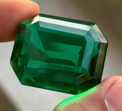 Flawless Natural 10 Ct Green Emerald Certified Emerald Cut Loose Gemstone - Image 1 of 4