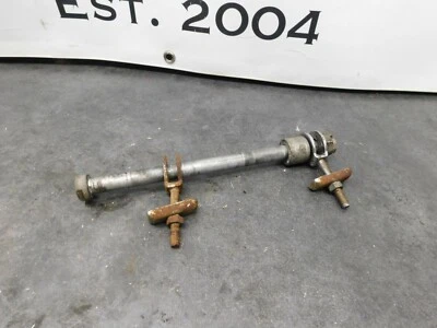 Kawasaki KE 175 KE175 1976 eje trasero y ajustadores 2260     Foto 1 de 4