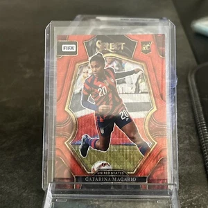 2022-23 Panini Select FIFA - Mezzanine Red Prizm #192 Catarina Macario (RC) - Picture 1 of 2