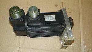SERVOMOTOR AC YASKAWA USASEM-05FJ12 - Imagen 1 de 4