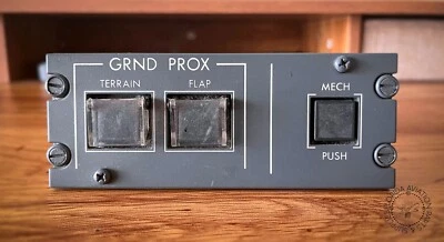 Bombardier CRJ-200 Ground Proximity Assy Panel PN 601R51754-1 (Aircraft Parts) - Image 1 of 4