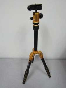 Mint!!! MeFOTO BackPacker A0350Q0Y Travel Tripod Kits - Yellow - 8.8lbs Max Ld - Picture 1 of 13