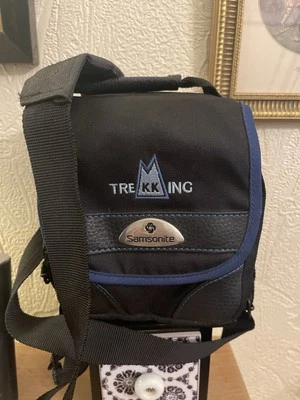Samsonite Trekking 110  Small Camera/Camcorder Bag Shoulder Strap Belt Loops GC - Image 1 of 4