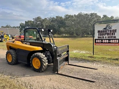 MINI MANIPULADOR TELESCÓPICO JCB 515-40 Foto 1 de 4