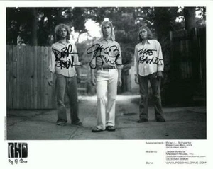 FOTO ORIGINAL FIRMADA DE 8X10 ROSE HILL DRIVE - Imagen 1 de 1