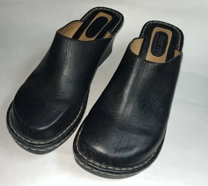 BORN Black Leather Slip On Mules Clogs Heels Size 8 M/W - Imagen 1 de 8