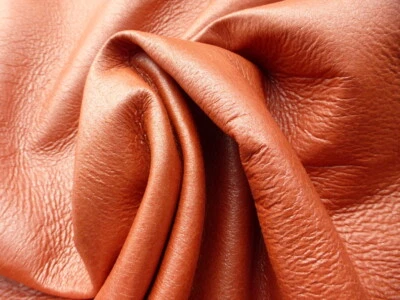 Piel de Cordero Piel Perlada Naranja Quemado Suave Cuerpo Completo Aspecto Granulado Foto 1 de 4