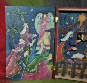 Libro rojo musical animado de madera noche silenciosa 3D pesebre de colección RARO - Imagen 1 de 5