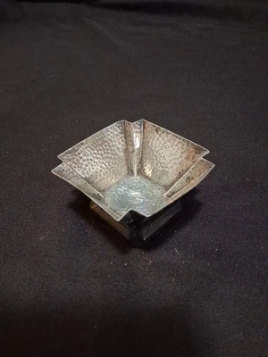 Antiguo cuenco pedestal de plata 800 acabado martillado único encontrado bonito Foto 1 de 4