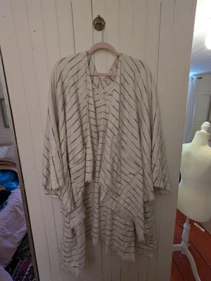 Poncho envolvente suéter World Market -- blanco y azul -- talla única para todos Foto 1 de 4