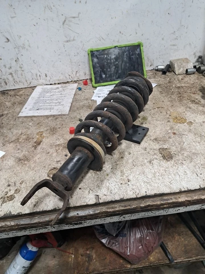 Ram1500 Sku #4280261 Strut 2013 Foto 1 de 4