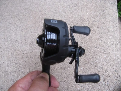 Carrete de pesca en hielo en línea descenso 13 FISHING 2.7:1 relación de engranajes NUEVO SIN CAJA Foto 1 de 3