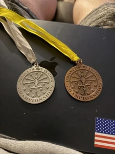 Lot of 30 2000’s Vintage Indiana Figure Skating Medals - Local Skating History - Bild 1 von 19