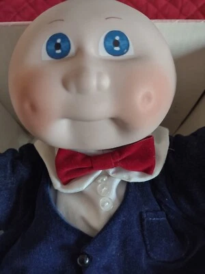 MUÑECA BABY BOY CABBAGE PATCH KIDS 1984 Porcelana Edición Limitada Ojos Azules Firmada NUEVA EN CAJA Foto 1 de 4