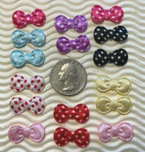 150 apliques de arco satinado acolchados con lunares de mezcla de 7/8" para Hello Kitty ST613 - Imagen 1 de 10