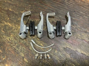 Pinza freno a V anteriore e posteriore Shimano BR-M600 con bulloni, rondelle, tagliatelle - Foto 1 di 8