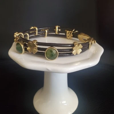 Pulsera Lucky Brand Trébol de 4 Hojas 3 Hilos Tono Dorado Tréboles Piedras Verdes Foto 1 de 4