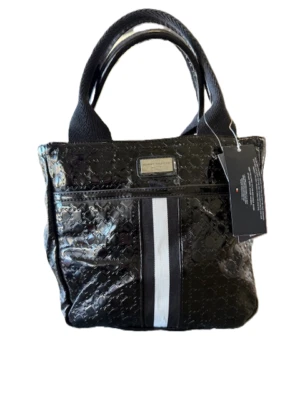 NUEVO Bolso de Mano Tommy Hilfiger Pequeño Rayas Norte Sur-Negro $75 Foto 1 de 2