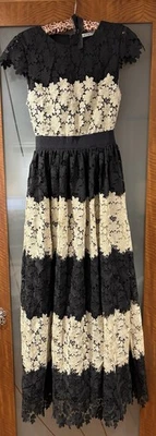 Alice & Olivia Black Gold Lace Maxi Dress Gown Sz 2 - Image 1 of 4