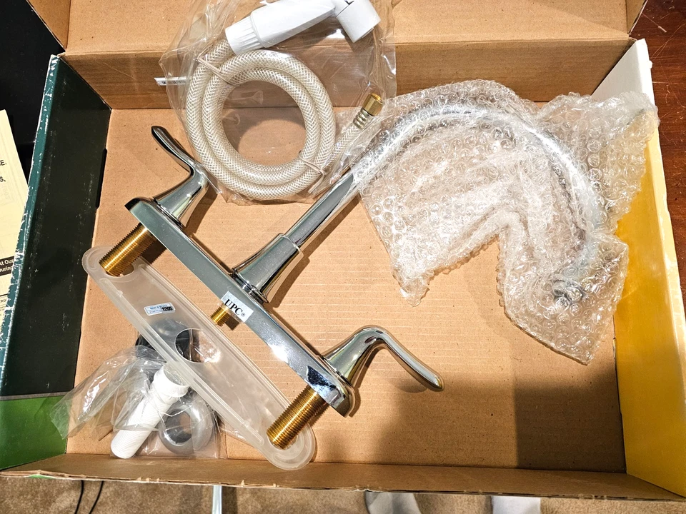 Grifo de cocina American Standard Cadet modelo 6425 con rociador Foto 1 de 1