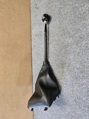 Camión Dodge Ram 2005 08 transmisión manual palanca de cambios con perilla de 8 bolas y bota de cambios Foto 1 de 4