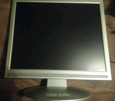  Advent LM1704B 17" LCD Flat Screen Monitor Silver VGA 60Hz Fully Tested - Image 1 of 3