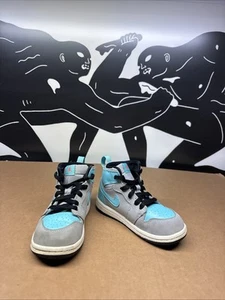 Nike Air Jordan 1 Retro Sneaker Kids 8 C Blue Gray High Top 705324 027 Toddler - Picture 1 of 7