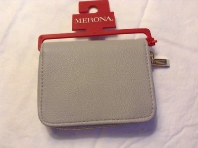 Cartera Merona pequeña de cuero sintético con cremallera color gris llovizna Foto 1 de 4