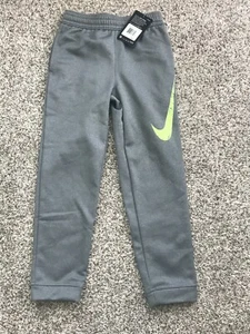 Nike Jungen Therma Fleece sportliche graue Jogginghose 86F633 Größe 4 - Bild 1 von 5