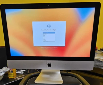 Apple iMac 21.5" (1TB Fusion Drive, Intel Core i5 7th Gen., 3.40GHz, 8GB RAM) - Image 1 of 2