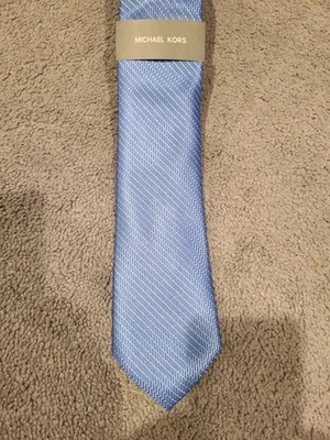 Corbata MICHAEL KORS Azul Mezcla Seda Mezcla Cuello NUEVA 3.25" Ancho Patrón Geométrico Foto 1 de 4