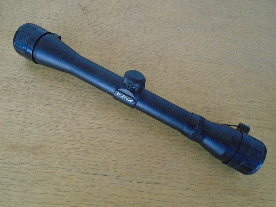 SIMMONS Pro Hunter Model 1022 4 x 32 Rifle Scope ~ Duplex Ret. + End Caps - Image 1 of 4