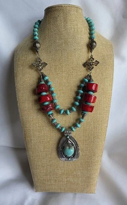 Collar El CORAZON Hecho Artesanalmente en Utah Árbol Coral Howlite Peltre Estilo Tribal Foto 1 de 4