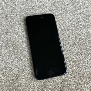 Apple iPhone 7 128GB black - Picture 1 of 3