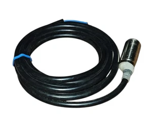 OMRON E2E-X11D218 PROXIMITY SENSOR - Picture 1 of 3