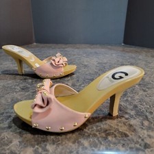  1980's fashion by Guess Vintage Blush pink Sandals US 7 Heels sandy in Grease