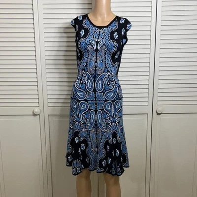 Vestido pequeno de malha curto Torn by Ronny Kobo azul e preto viscose e náilon - Imagem 1 de 4