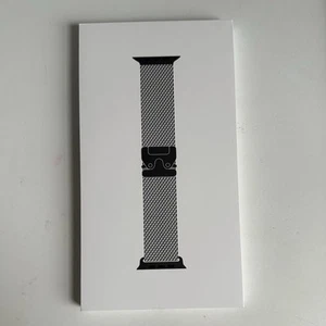 Apple Watch BLACK TITANIUM MILANESE LOOP LARGE 49mm - Photo 1/3
