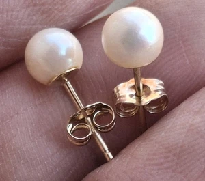 Cute 14K Solid Yellow Gold Pearls Stud Earrings 5 mm  - Picture 1 of 7