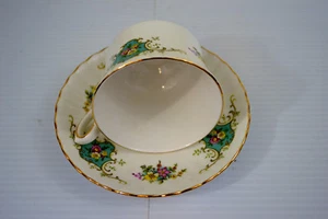 Royal Stafford True Love Tasse & Untertasse mit Fuß Set England Bone China  - Bild 1 von 12