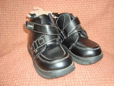 NUEVAS Botas Carter's Niño Pequeño Negras Imitación Cuero Niños 7M 7 Sin Atar Gancho/Bucle Foto 1 de 4
