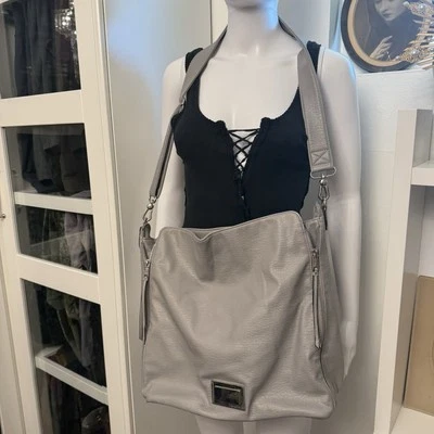 Bolso bandolera/hombro de cuero gris gris Juicy Couture para mujer de viaje grande Foto 1 de 4